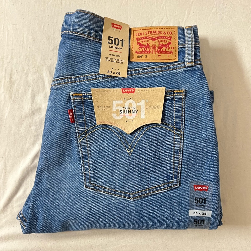 Women Levi’s 501 Skinny Jeans